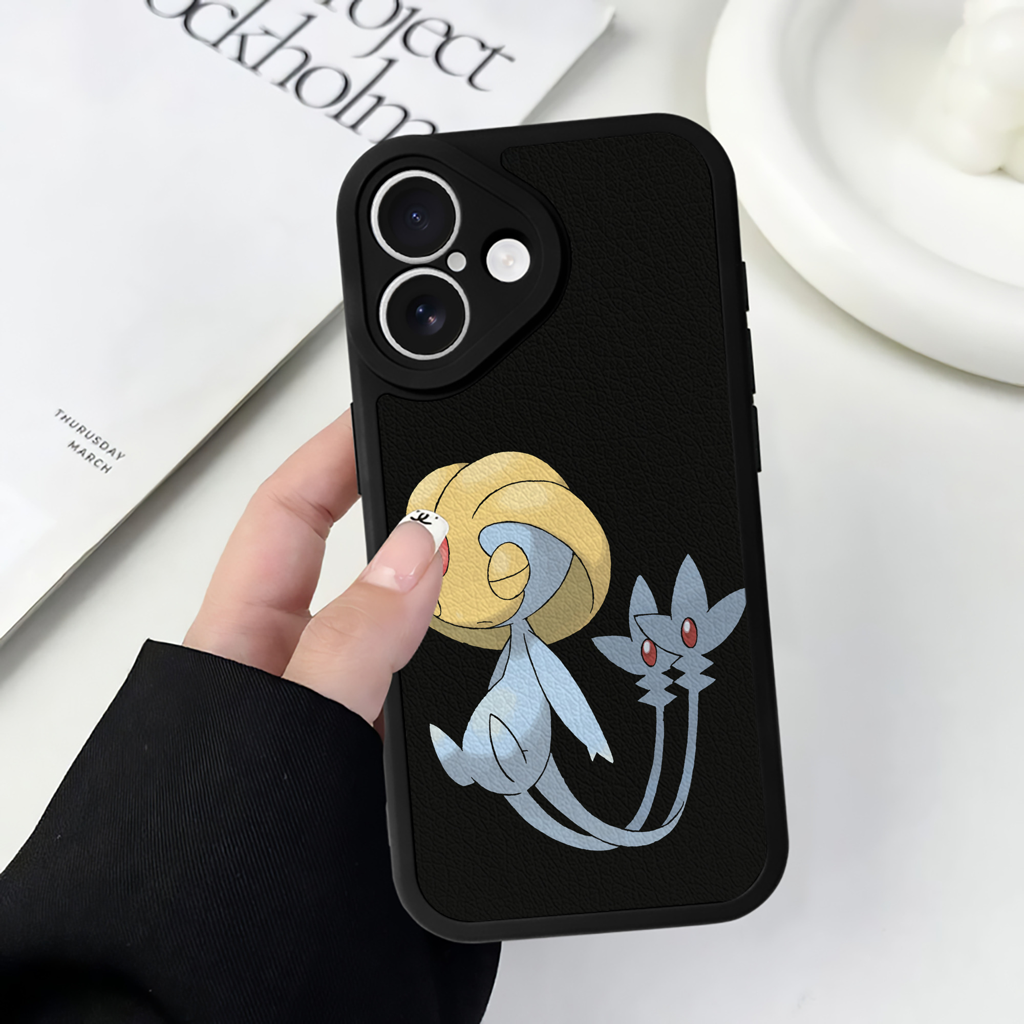 （画像用） ポケットモンスター Pokémon 【iPhone 16シリーズ対応】シリコンスマホケース（レザー調） 材質：シリコン